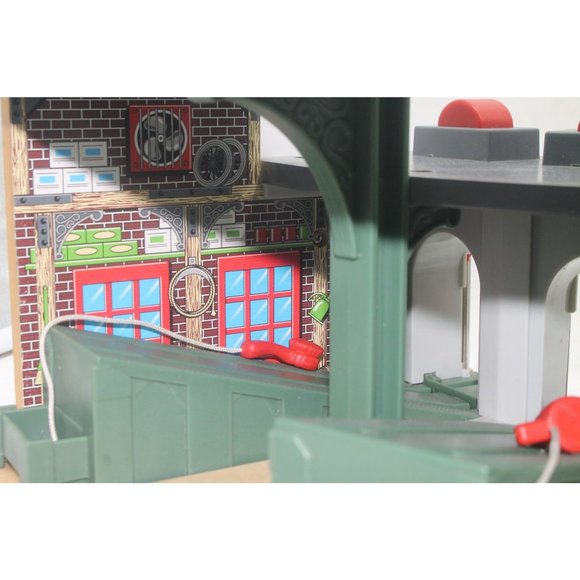 Thomas the Train & Friends Wooden Railway Deluxe Tidmouth Engine Shed Roundhouse - Picture 12 of 12